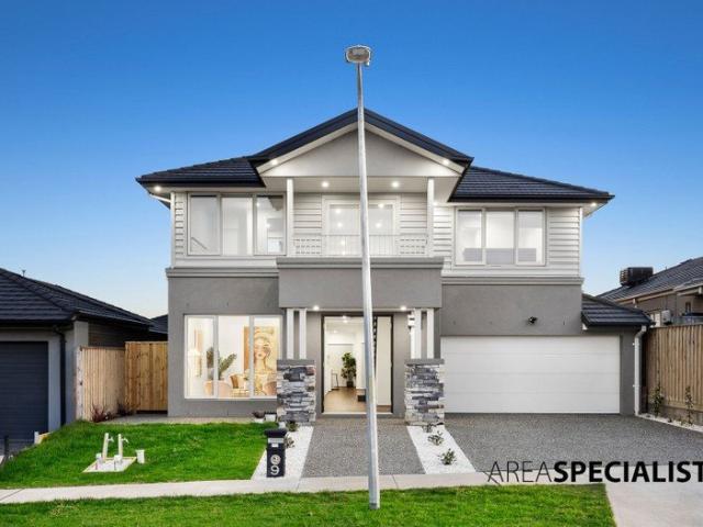 Modern Luxury Meets Spacious Family Living Built by Burbank Homes!