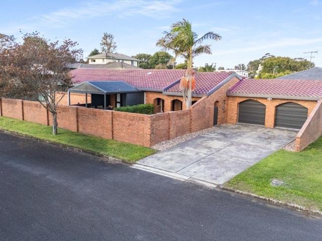 Modern Luxury Meets Ultimate Convenience at 5 Betula Road