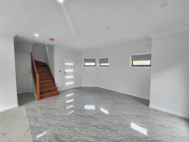 Modern Luxury: Near New 2 bedroom Townhouse Awaits