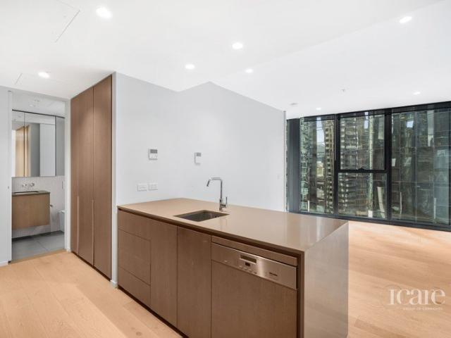 Modern Luxury at Melbourne Square Stylish One Bedroom Living in the Heart of Southbank
