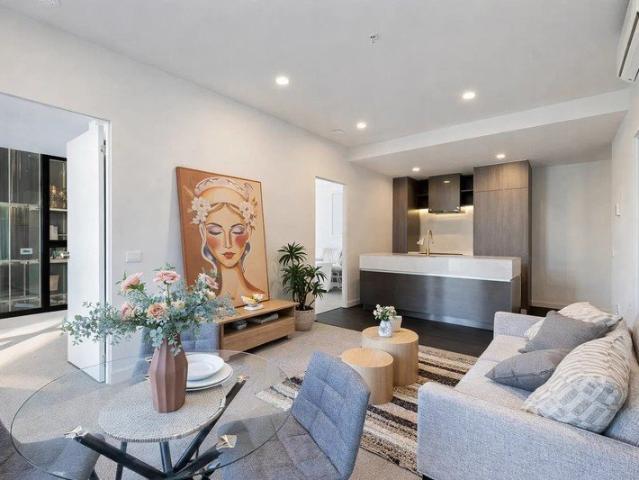Modern Luxury at UNO Melbourne CBD
