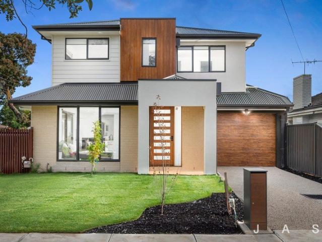 Modern Luxury, Family Friendly Lifestyle