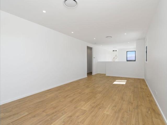 MODERN LUXURY FAMILY HOME WITH POOL IN A PRIME ROCHEDALE LOCATION