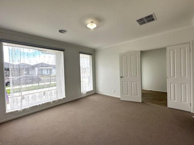 MODERN & LUXURY & GRAND home you won't want to miss!