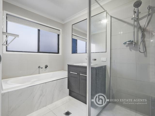 Modern luxury home with huge backyard – perfect for a big family!