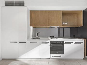 MODERN LUXURY IN A FANTASTIC LOCATION | Besser+Co