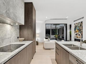 Modern Luxury in Blue chip Location