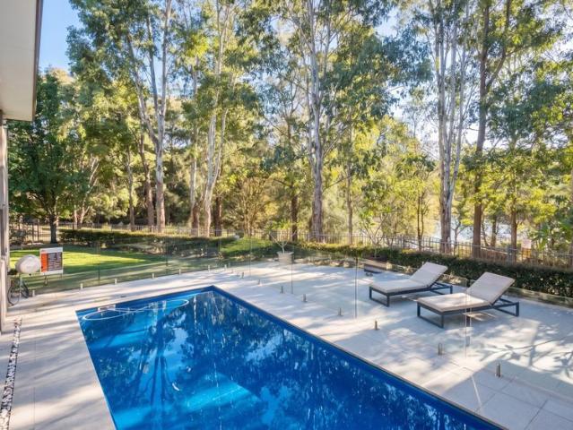 Modern Luxury in the Waterside Estate