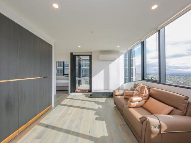 Modern Luxury Living with Spectacular Views Furnished Zone in Box Hill High School
