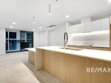 Modern Luxury Living: Elegant Apartment Near PA Hospital!