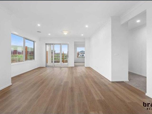 Modern Luxury Living in a Prime Location