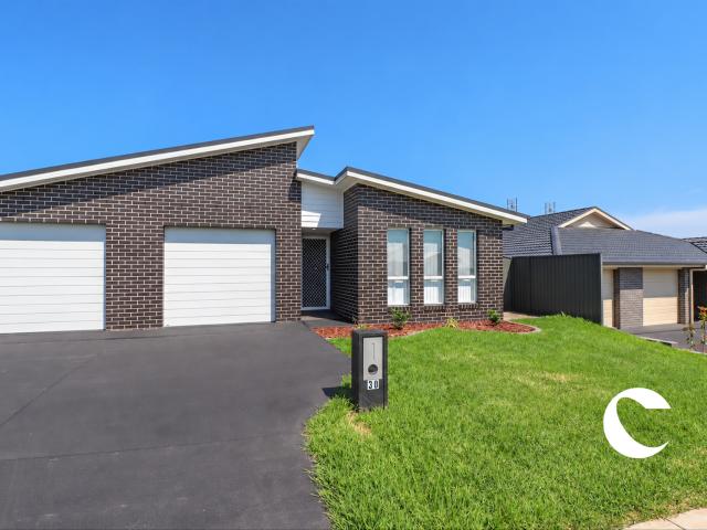MODERN LUXURY LIVING IN FAMILY FRIENDLY GILLIESTON HEIGHTS