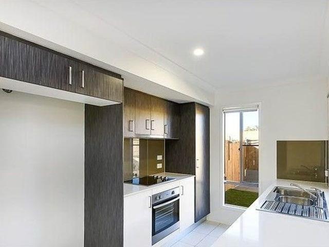 Modern Luxury Living in Pimpama: 3 Bedroom Home
