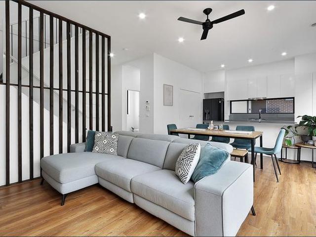 Modern Luxury Townhouse in a Private & Peaceful Setting