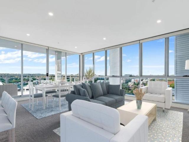Modern luxury with sweeping district and city outlooks