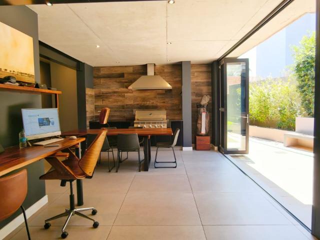 Modern Luxury 3 bedroom home in the hart of Olympus with contemporary finishes