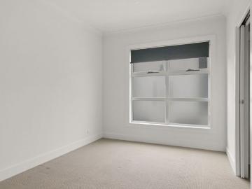Modern Luxurious Townhouse in a Sought After Location!