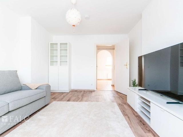 Modern & Möbliert: Frisch Renovierte Komfort Wohnung