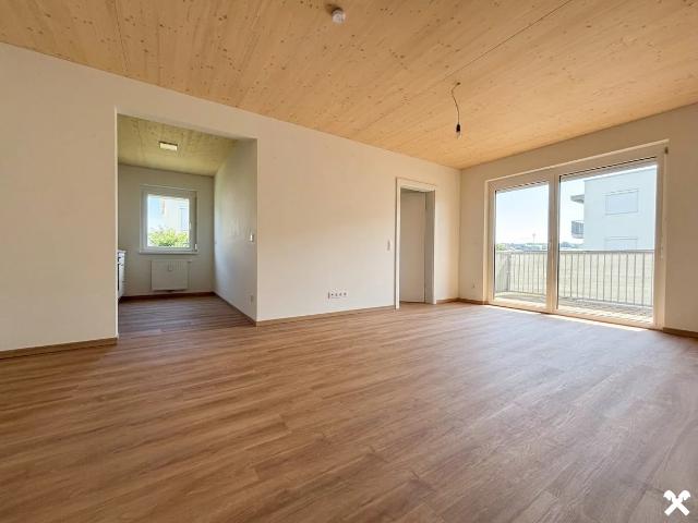 Modern. Möbliert. Mit Balkon