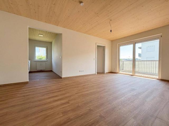 Modern. Möbliert. Mit Balkon