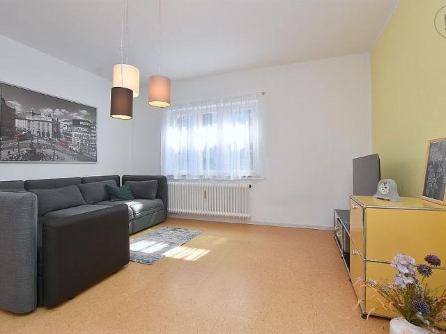 Modern möblierte Wohnung in zentraler Wohnlage mit PKW Stellplatz im Hof in Stuttgart Mitte