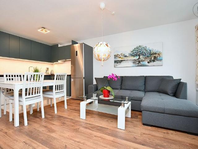 Modern möblierte Wohnung mit Balkon und TG Stellplatz in Stuttgart Wangen