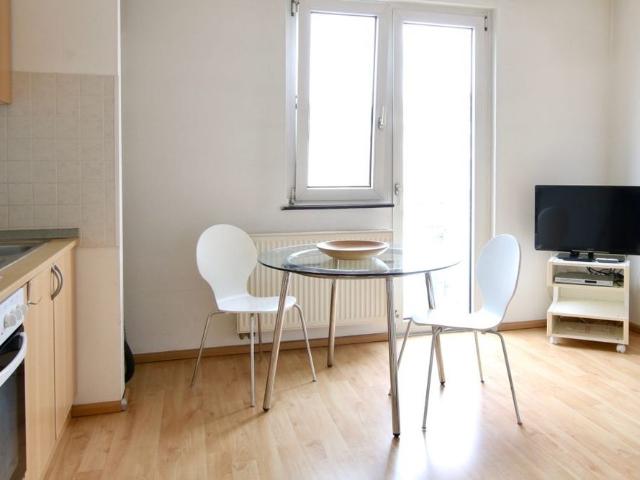 Modern möblierte Wohnung mit Balkon direkt am Zülpicher Platz