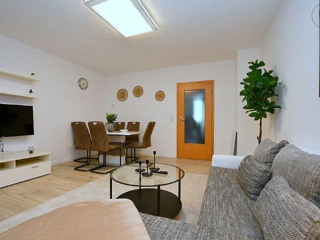 Modern möblierte Wohnung mit Balkon in zentraler Wohnlage in Stuttgart Bad Cannstatt