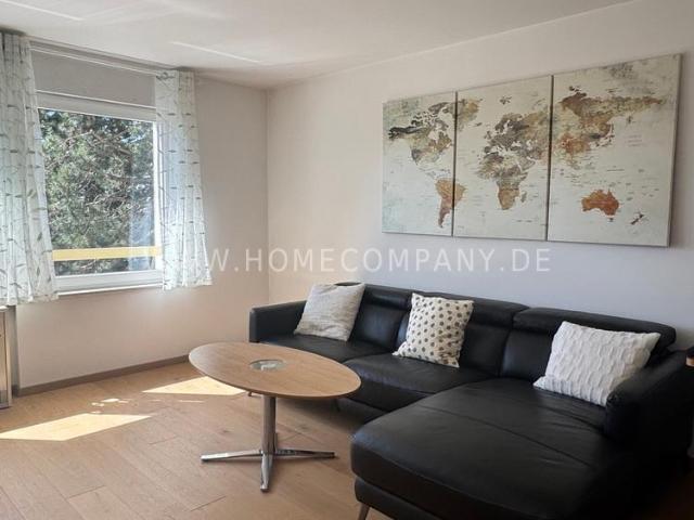 Modern möblierte 2,5 Zimmer Wohnung mit Balkon
