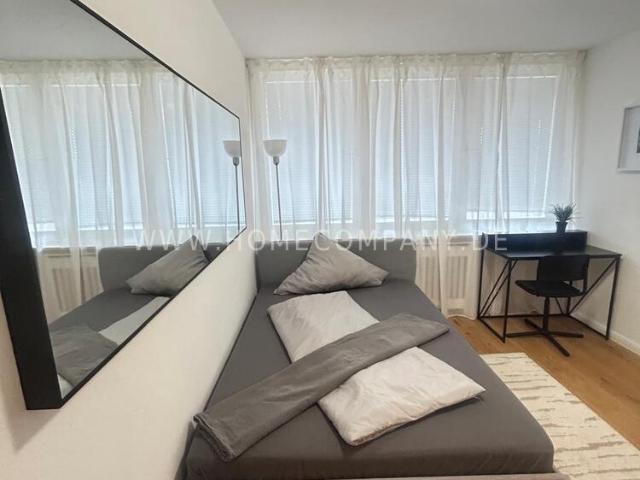 Modern möblierte 2 Zimmer Wohnung mit Balkon in Sendling mit 2 Schlafzimmern
