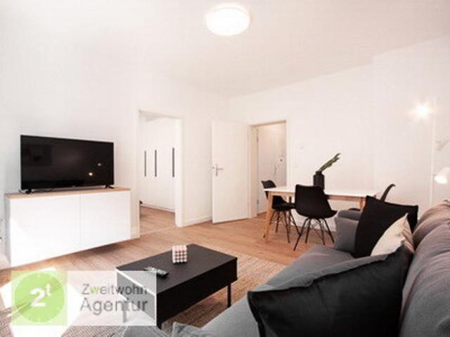 Modern möblierte 2 Zimmer Wohnung mit Sonnenbalkon, Düsseldorf Rath, Eckampstr