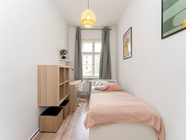 Modern möbliertes WG Zimmer inkl. Anmeldung