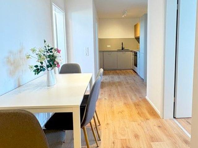 Modern möbliertes Zimmer in 4er WG