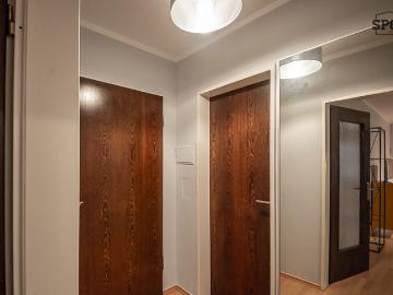 Modern möbliertes Apartment mit großem Balkon im Herzogpark