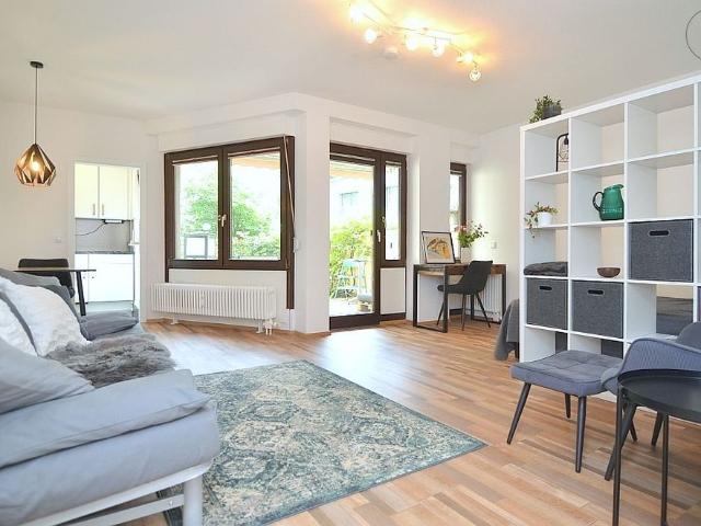 Modern möbliertes Apartment mit WLAN, Terrasse und Stellplatz in Nürnberg