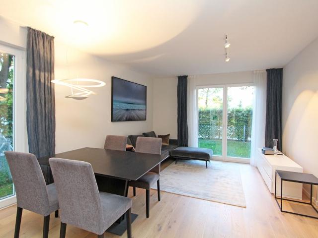 Modern möbliertes Business Apartment mit kleinem Garten in München Harlaching