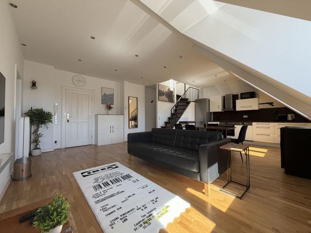Modern Maisonette in Prime Location of Wiesbaden, Wiesbaden Amsterdam Apartments for Rent