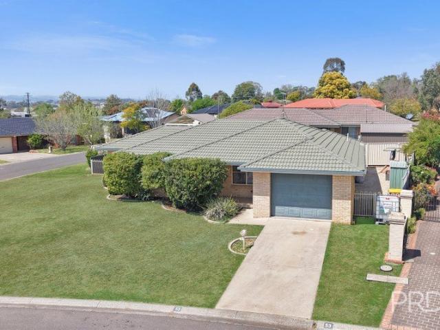 MODERN, MANAGEABLE & WELL POSITIONED