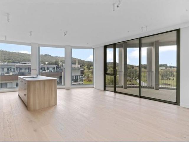 Modern Marina View Apartment in Martha Cove