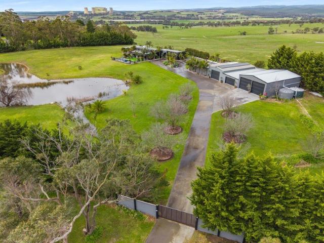 Modern Masterpiece, Magnificent Outlook. Right Here in Hazelwood North