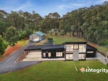 Modern Masterpiece Set On Manicured 2.7 Acres