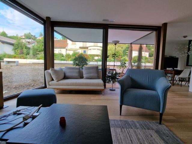 Modern mit Garten und Minergie Zertifikat