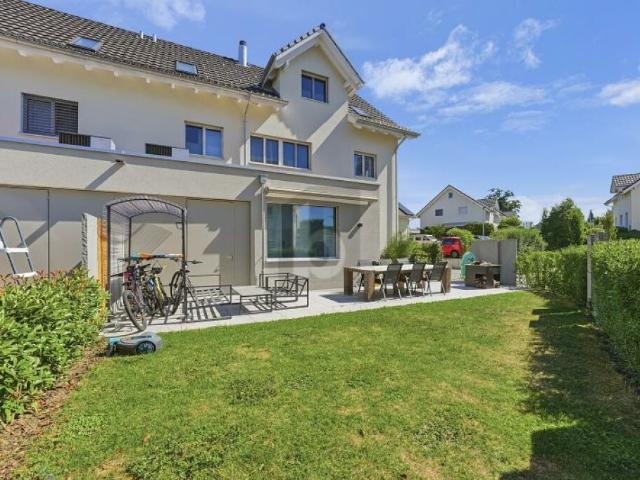 MODERN MIT GARTEN UND VIEL PLATZ