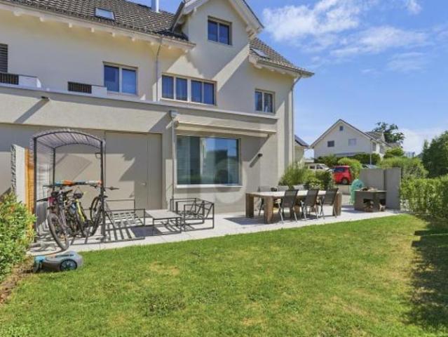 MODERN MIT GARTEN UND VIEL PLATZ