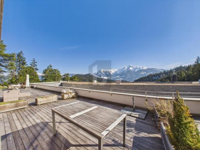 MODERN MIT GROSSER TERRASSE UND WEITBLICK