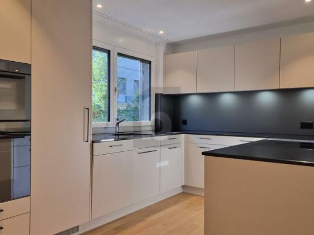 MODERN MIT PRIVATEM SITZPLATZ