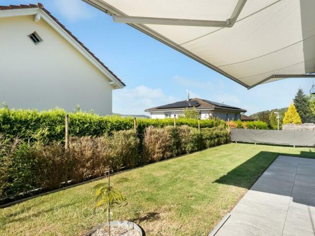 MODERN MIT VIEL RAUM, PRIVATEM GARTEN UND WELLNESSBEREICH