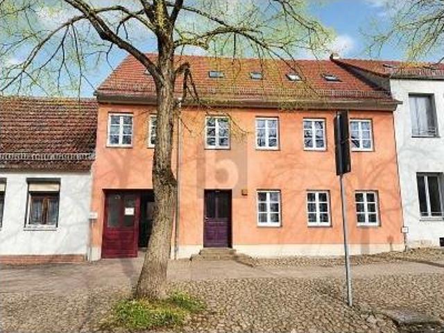 MODERN MIT 4 WOHNEINHEITEN