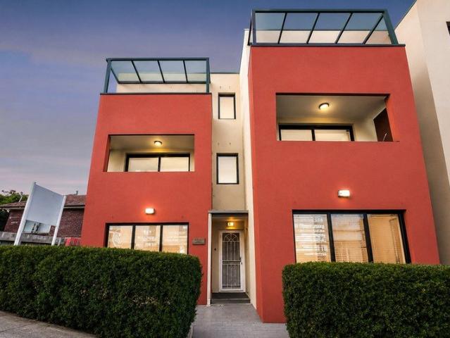 Modern Mixed Use Townhouse in Blue Chip Gladesville Village