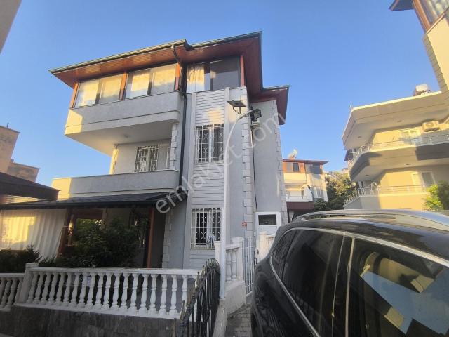 'modern Mimarili, Baştan Sona Yenilenmiş Eşyalı Lüks Villa'